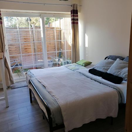 Chantilly Lägenhet Ickenham Exteriör bild