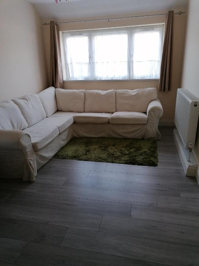 Chantilly Lägenhet Ickenham Exteriör bild